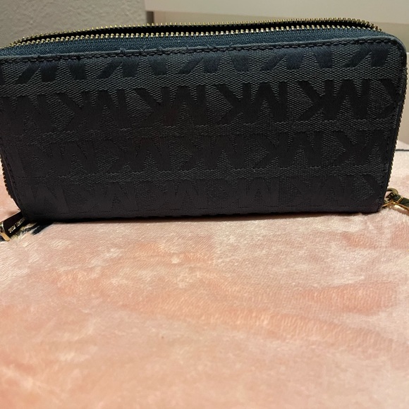 MK Wallet - Picture 2 of 4